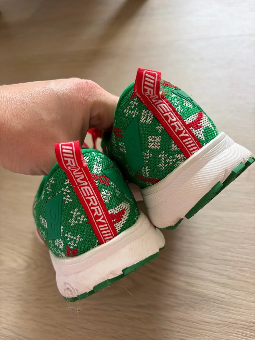 Brooks Revel Run Merry Sneakers Womens Size 6.5